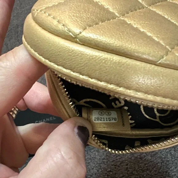 Chanel gold leather coin purse - Picture 3 of 8